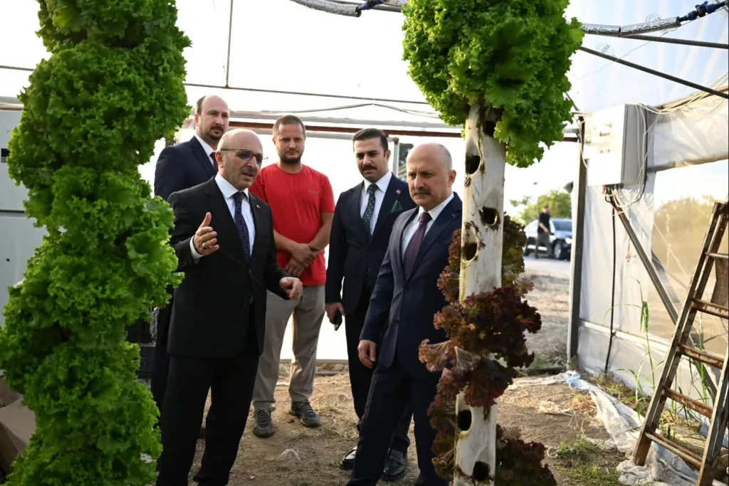 aydin valisi varol adu ziraat fakultesinin uygulama alanlarini inceledi 8004a7190bda