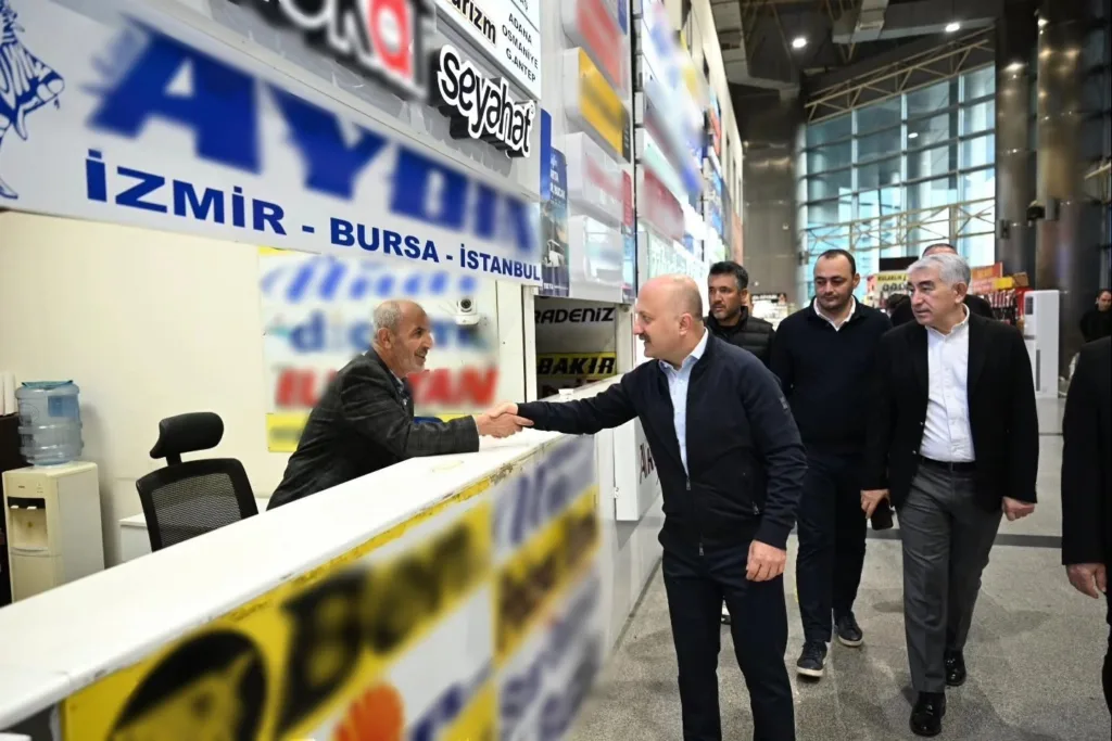aydin valisi varol otobus terminalinde yolcularla bulustu 10a95d83bb4b