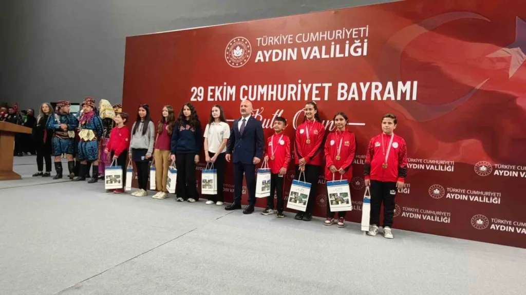 aydinda 29 ekim torenle kutlandi 8f4a67800a8c