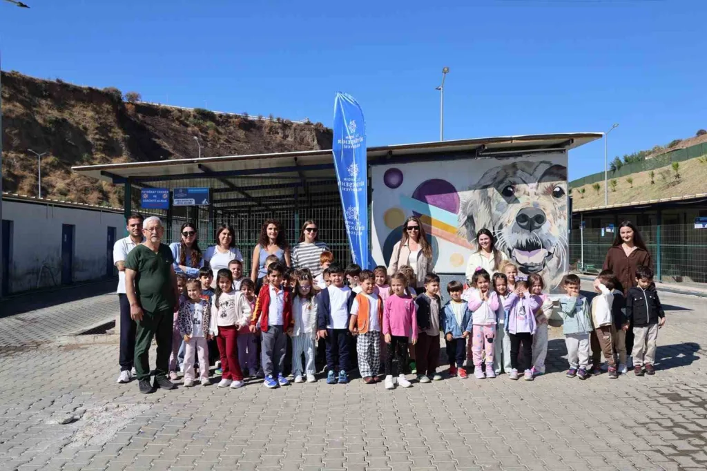aydinda cocuklar hayvan bakim merkezini gezdi 2c0d4ff3a64e