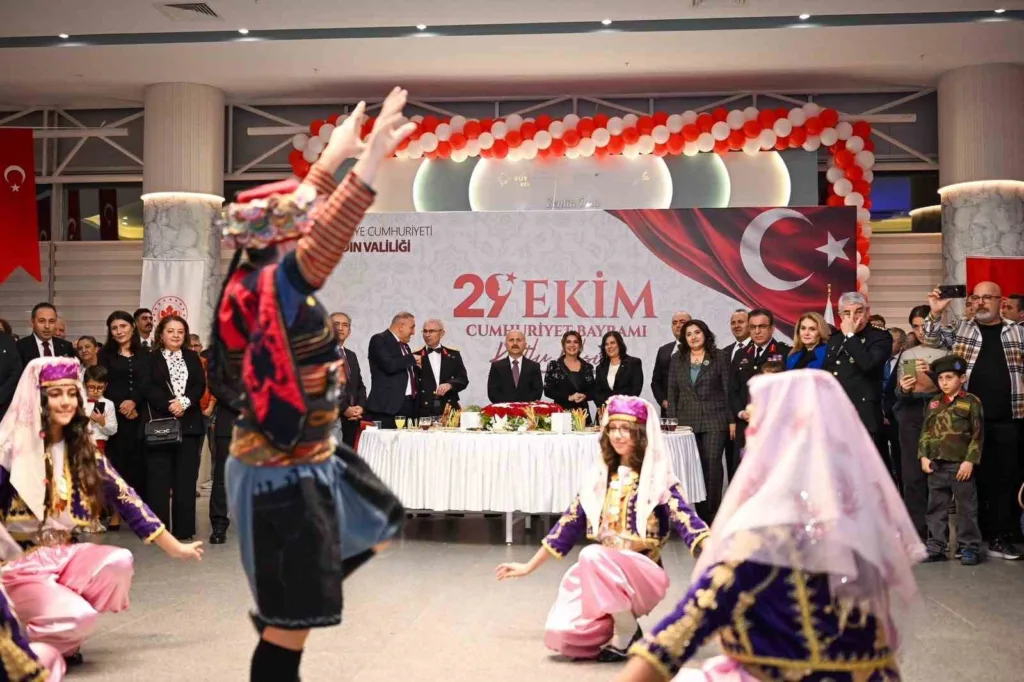 aydinda cumhuriyet resepsiyonu gerceklestirildi 590ebd75acfd