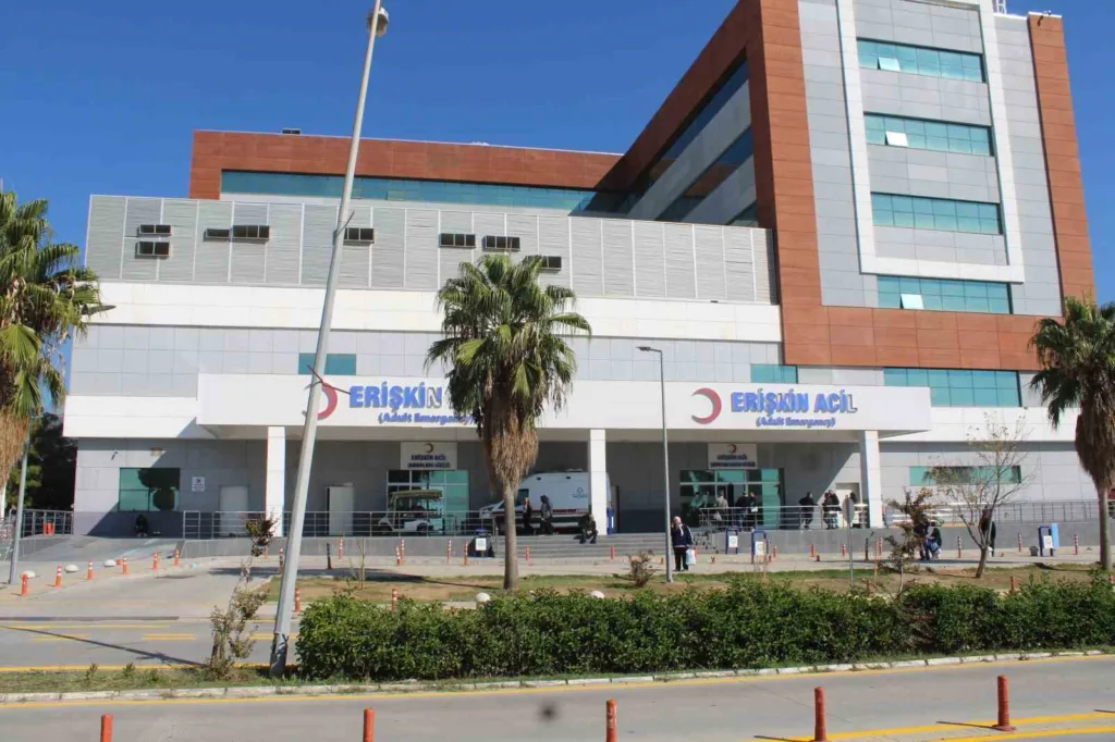 aydinda gida zehirlenmesi 3 ogrenci hastaneye kaldirildi 12bc04df82f9