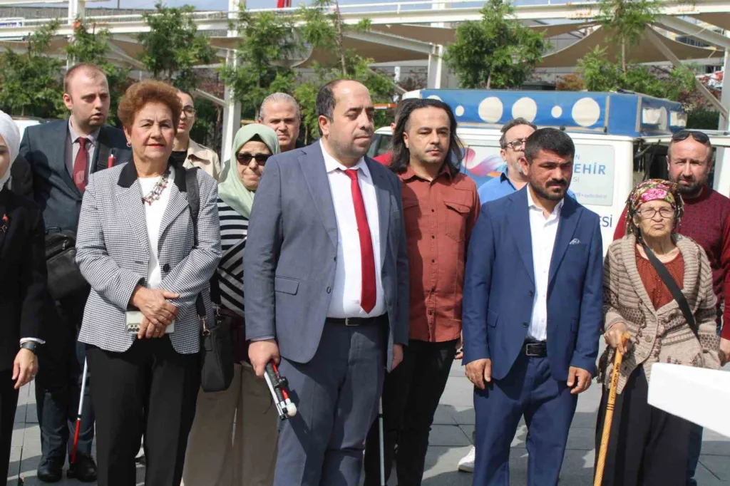 aydinda gorme engellilerden erisilebilir kaldirim cagrisi 3d7c1b985949