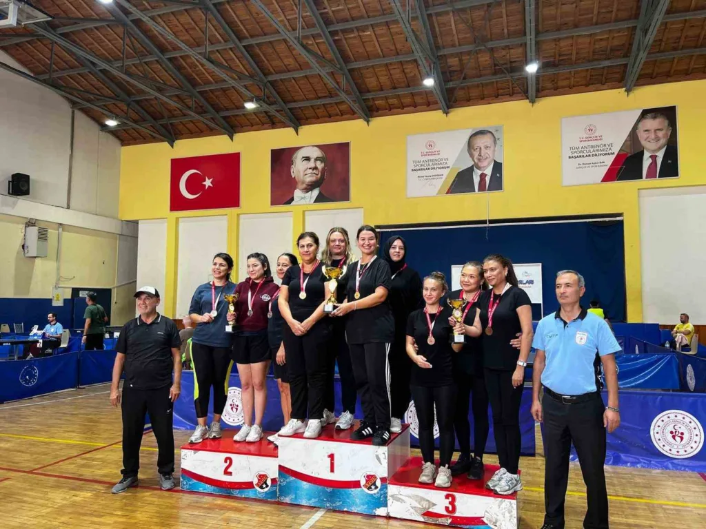 aydinda kamu calisanlari masa tenisinde yaristi 09f73525a444