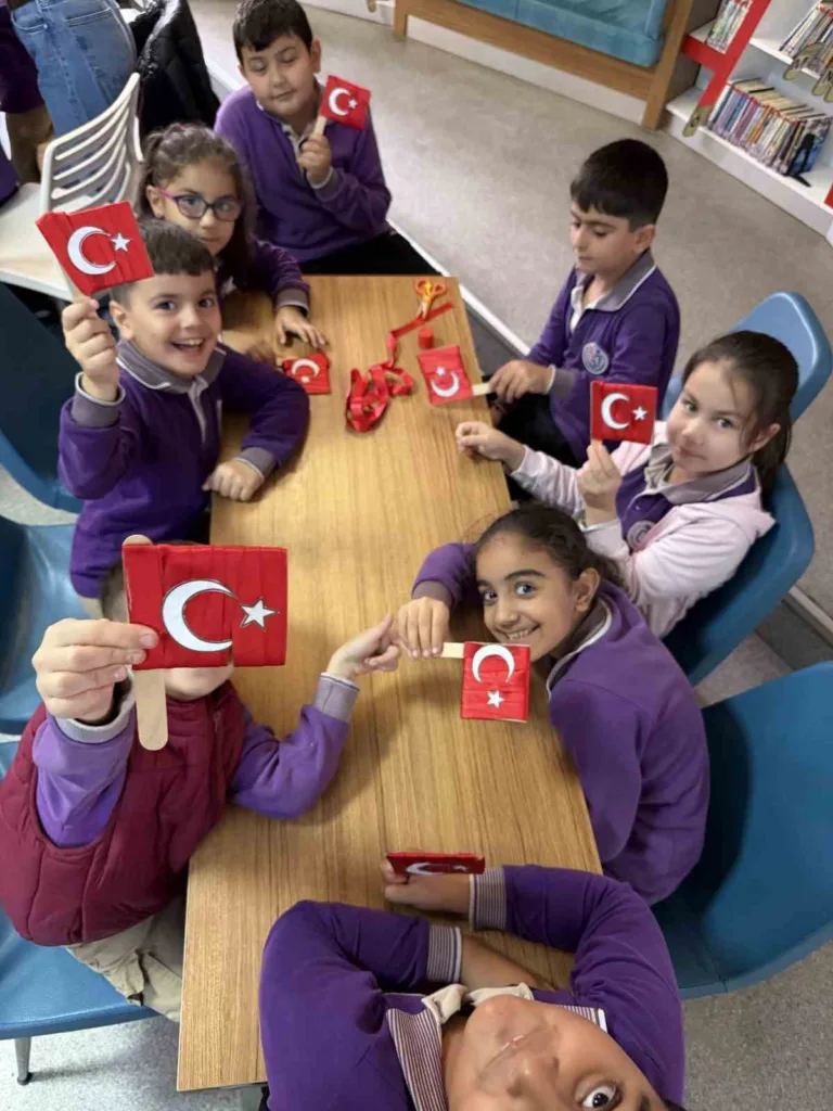 aydinda minik ogrenciler cumhuriyet bayrami coskusunu kutuphanede yasadi c6b1e06cb2d8