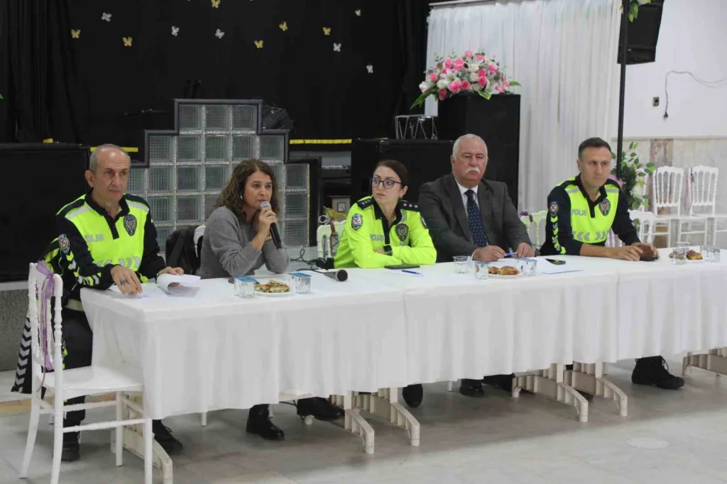 aydinda servis soforleri ve rehber personellere trafik egitimi aeaaf76bd13f