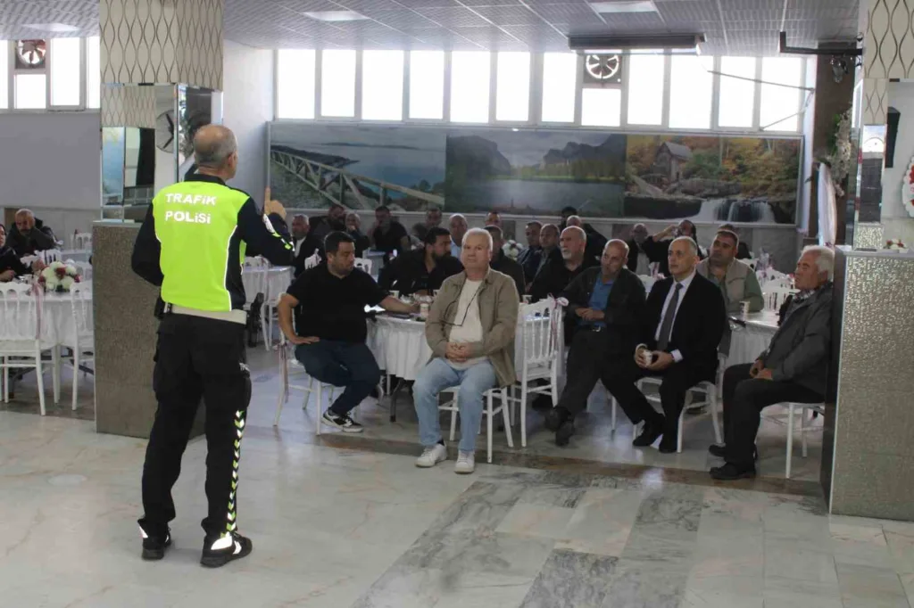 aydinda servis soforleri ve rehber personellere trafik egitimi f377b6c074d6
