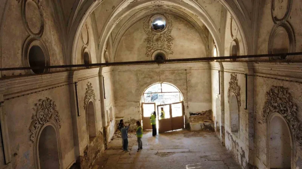 aydinin 166 yillik basmelek kilisesi kurtarilmayi bekliyor 6ec1626ea1b1