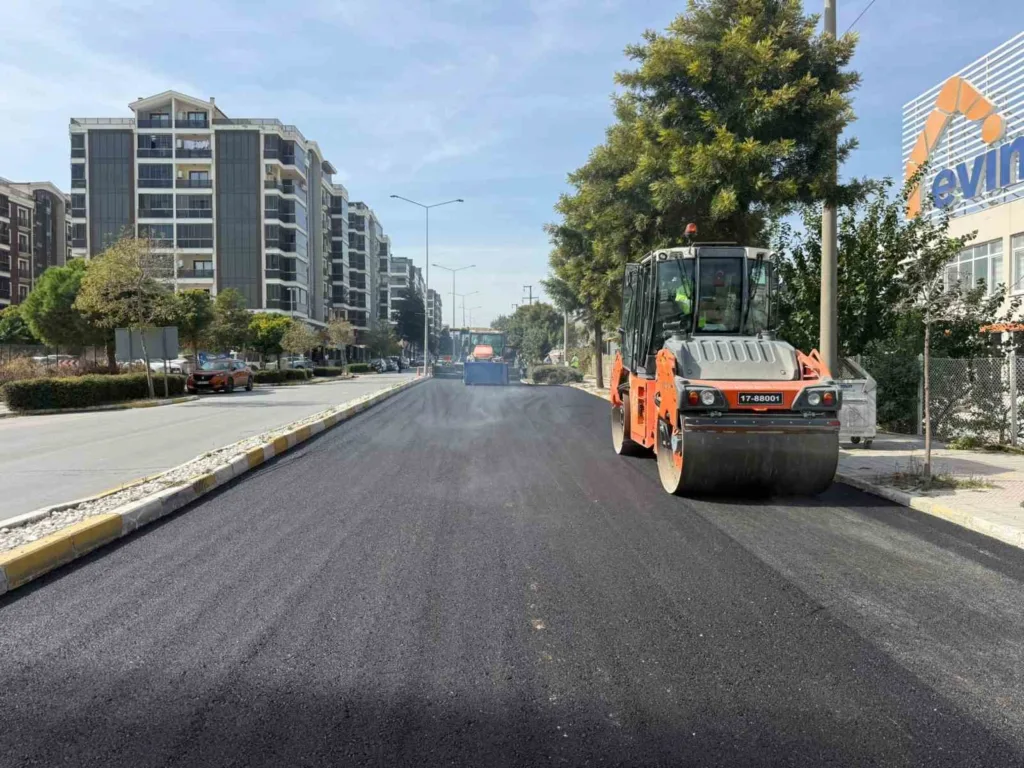 aydinin 17 ilcesinde yol calismalari es zamanli suruyor 82aadea30918