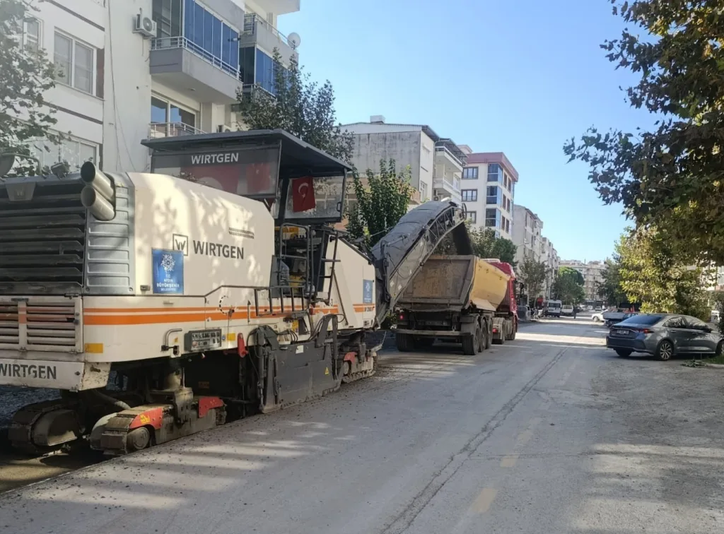 Aydın’ın 17 ilçesinde yollar için eş zamanlı çalışma 3 aydinin 17 ilcesinde yollar icin es zamanli calisma d4cae24c1ee2