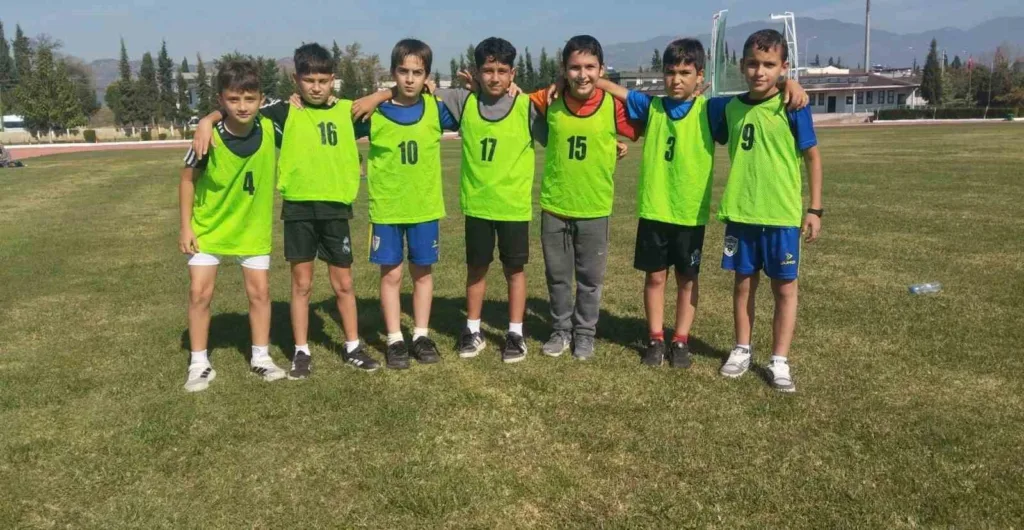aydinli 4 ogrenci atletizmde bolge yarislarina katilacak 95a0da032118