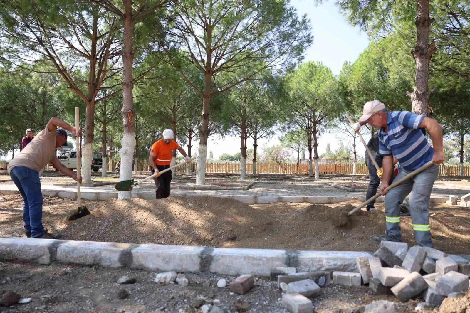 Başkan Kaya, Dereağzı’ndaki projeyi yerinde inceledi 1 baskan kaya dereagzindaki projeyi yerinde inceledi 882041a96d9f