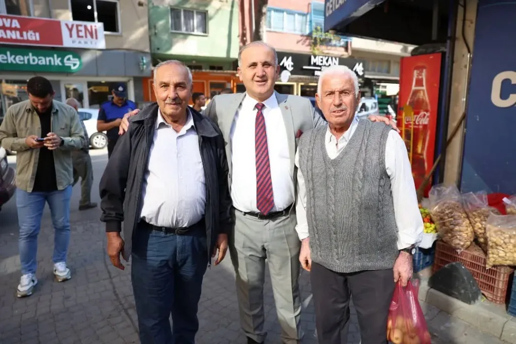 Başkan Kaya, İncirliova Köylü Pazarı’nda esnaf ve vatandaşlarla buluştu 4 baskan kaya incirliova koylu pazarinda esnaf ve vatandaslarla bulustu b8e6aa4cbc36