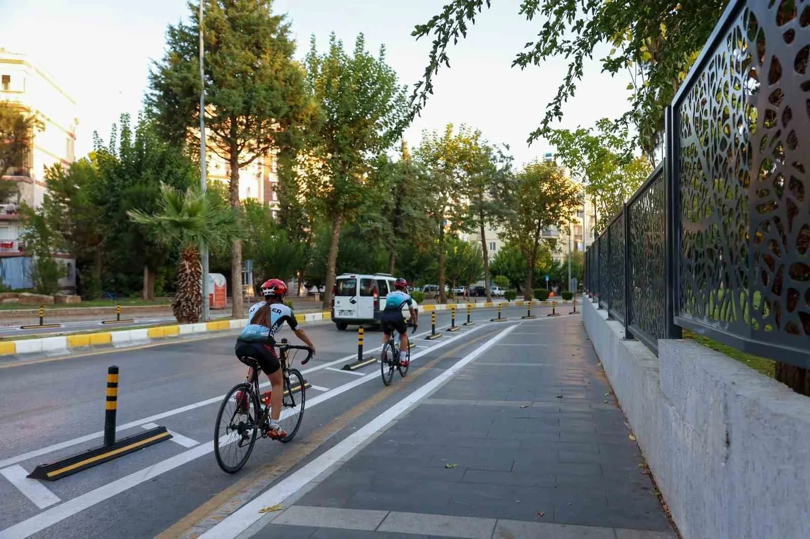 bisiklet yolunda calismalar suruyor 1eb55688a565