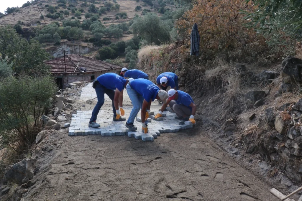 bozdogan belediyesi kamislar mahallesinde yollari yeniliyor 44f33ef9e629