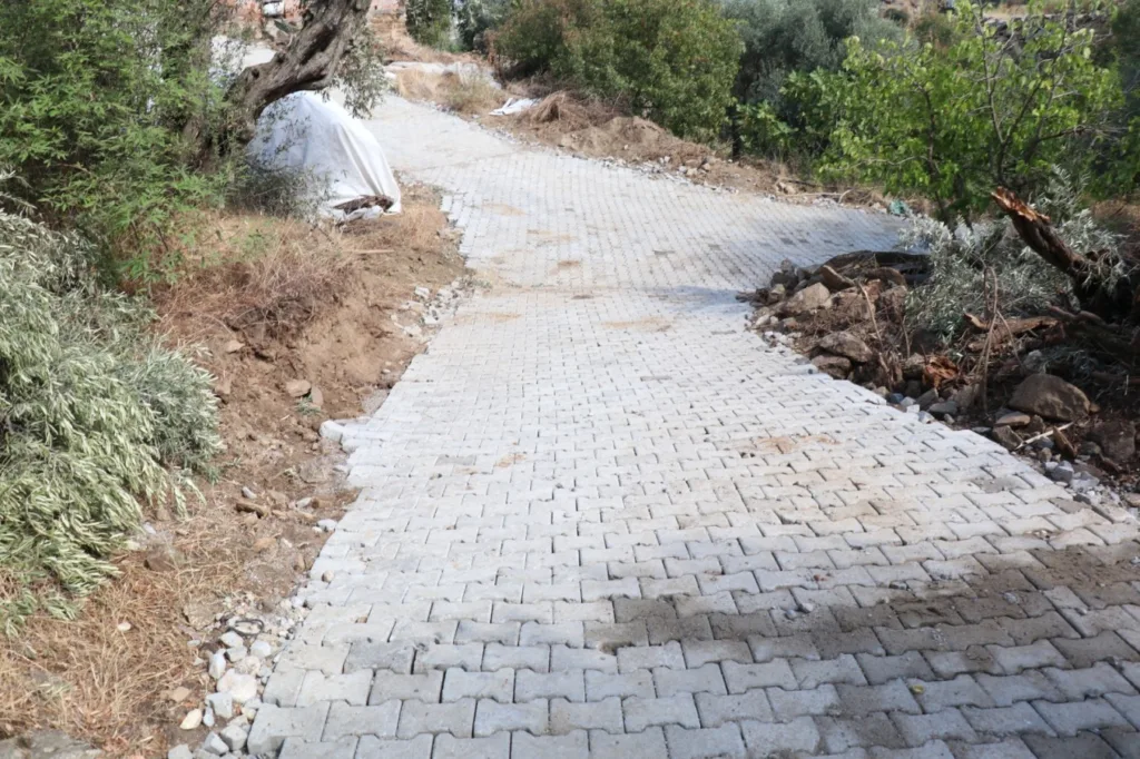 bozdogan belediyesi kamislar mahallesinde yollari yeniliyor 6ba44ab49db5