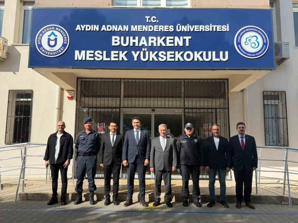buharkentte universite ogrencileri yerel yonetimleri konustu 7a0d137509fa