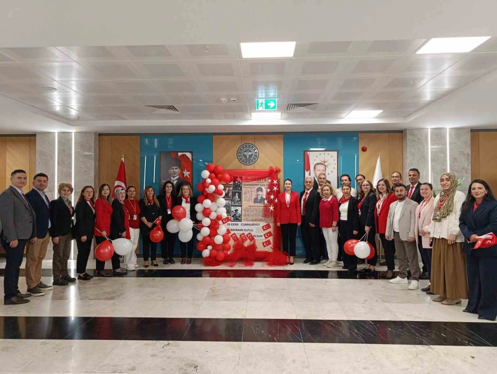 Cumhuriyet Bayramı coşkusu hastane koridorlarına taşındı