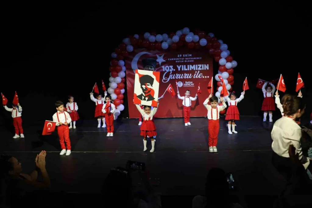 didim belediyesinden miniklerle cumhuriyet bayrami kutlamasi b9b247142ce0