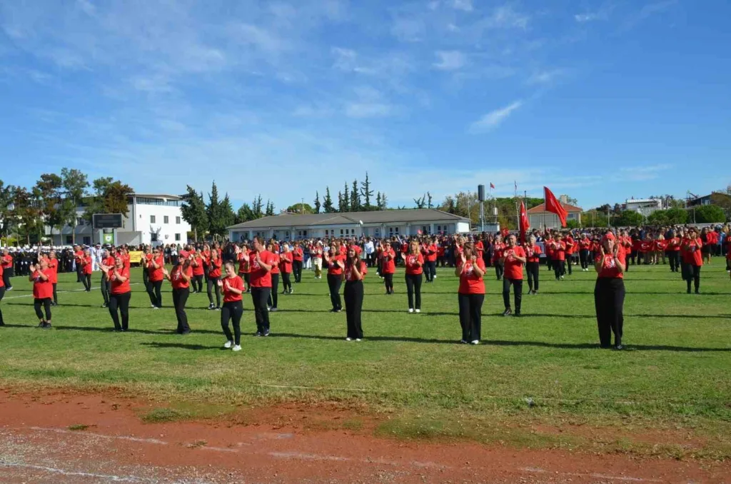 didimde 29 ekim cumhuriyet bayrami coskusu yasandi dd30b01c1d07
