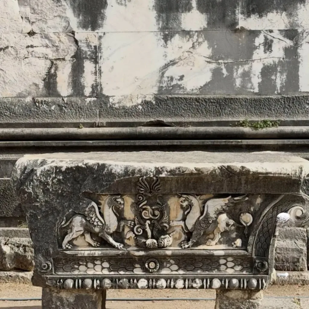 didyma apollon tapinagi gece ziyaretlerinde 60 bin kisiyi asti bf39ad6a1ab7