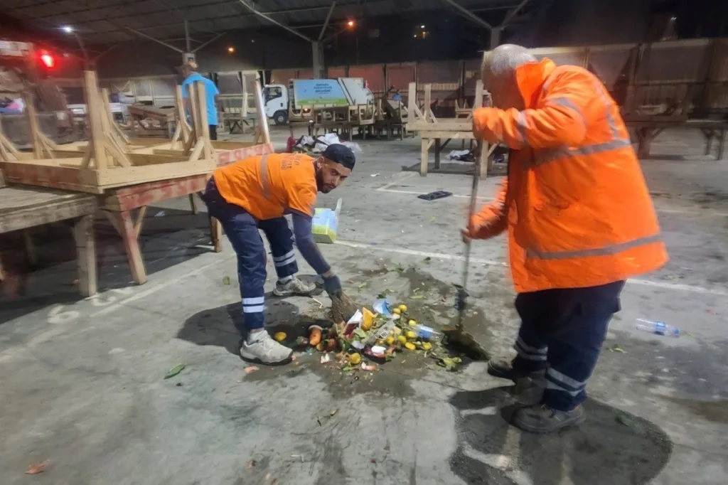 efeler belediyesi semt pazarlarinda temizlik calismasi yapti 0b52f81b10e4
