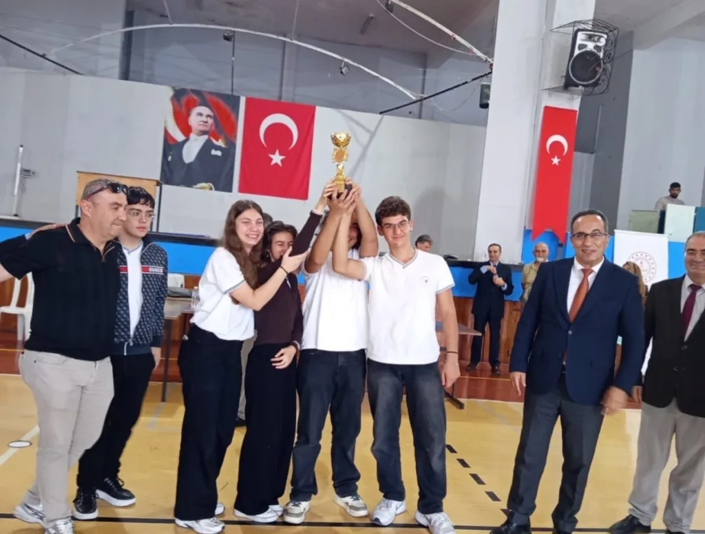 efelerde cevre bilinci yarismasinda dereceye giren okullar odullendirildi 2e76eba84053