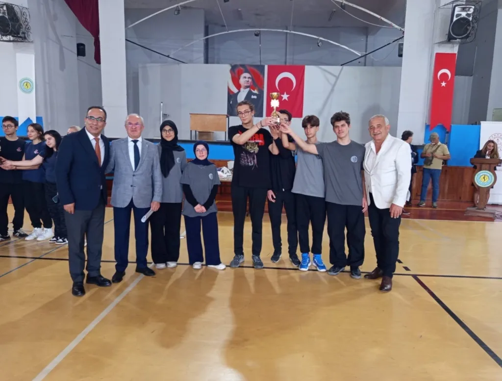 efelerde cevre bilinci yarismasinda dereceye giren okullar odullendirildi cdd99b09c77e