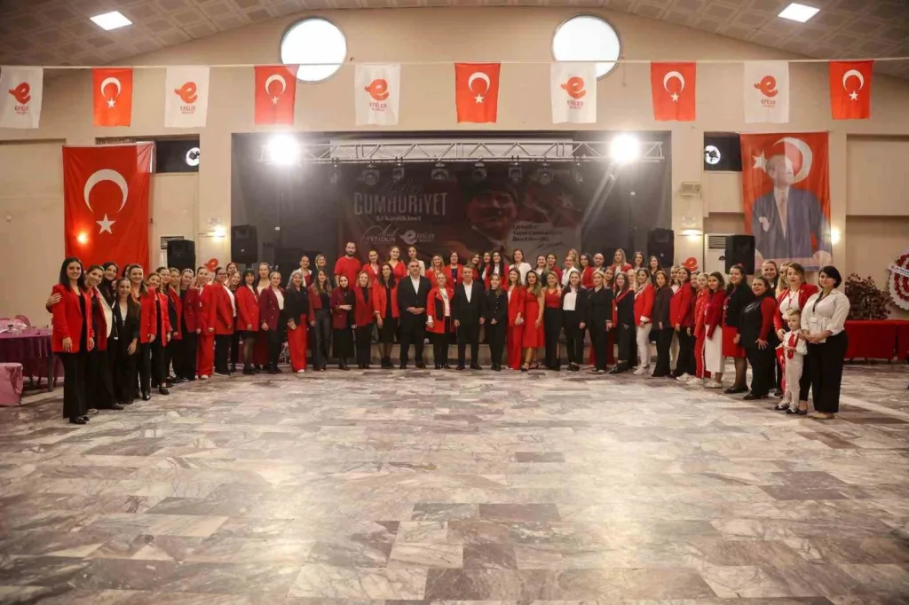 efelerde cumhuriyet bayrami coskusu cc1f209b9cc7