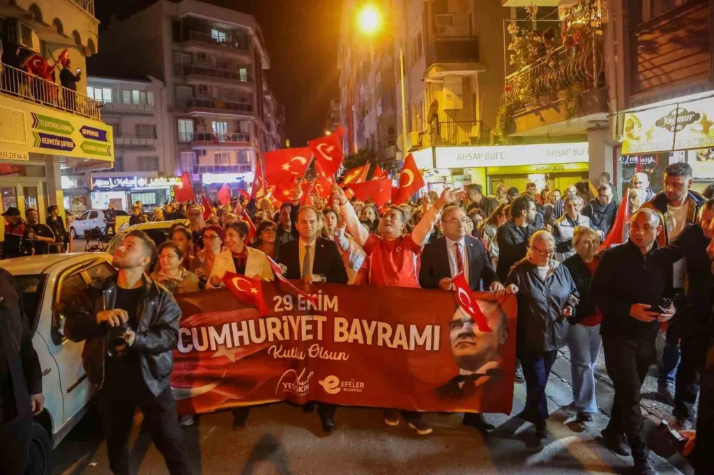 efelerde cumhuriyet yuruyusu b221732ce1cb