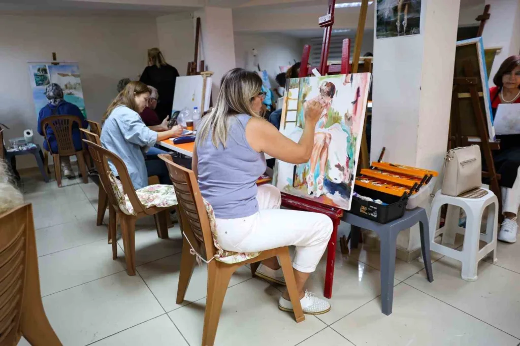 efelerde ucretsiz resim kursu yogun ilgi goruyor fa7b9b167427