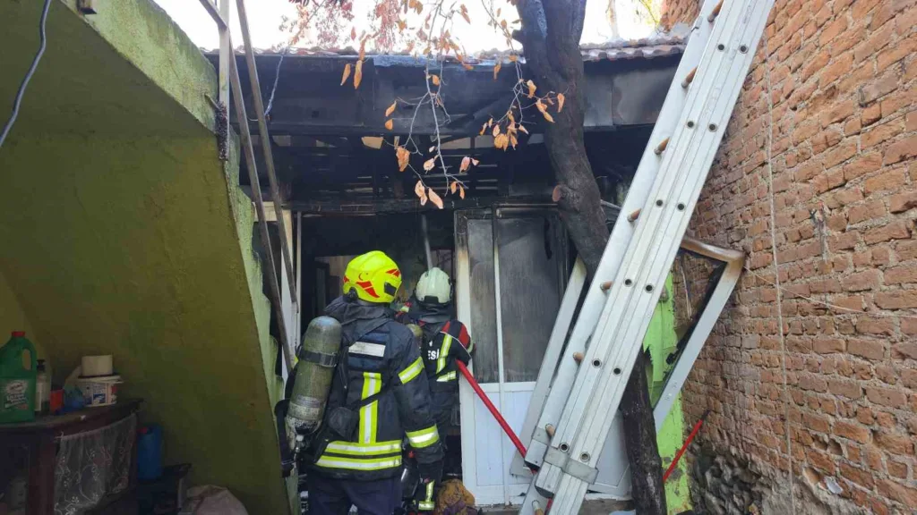 Elektrikli battaniye evi küle çevirdi, yaşlı adam son anda kurtuldu 7 elektrikli battaniye evi kule cevirdi yasli adam son anda kurtuldu 249893a49a90