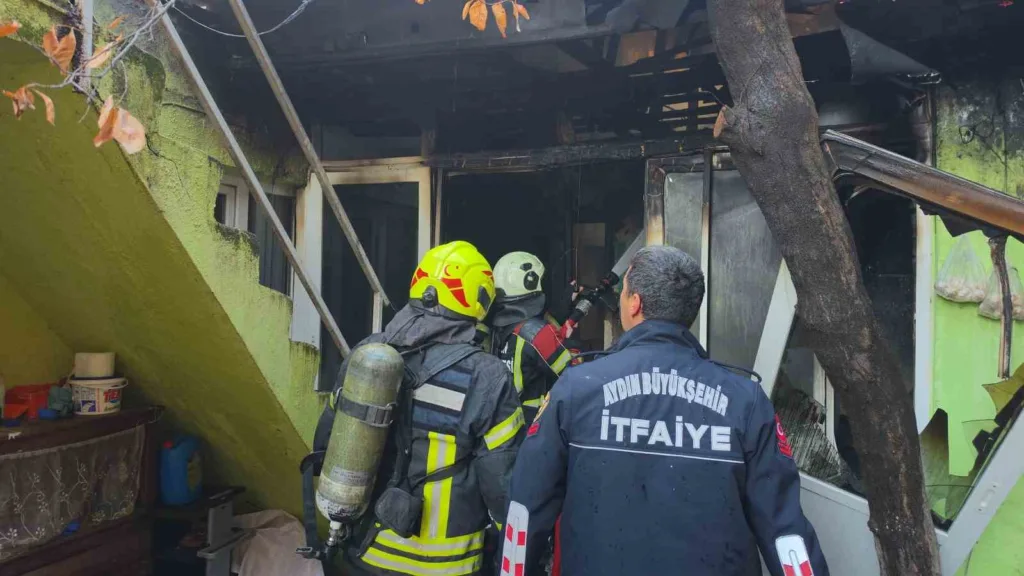 Elektrikli battaniye evi küle çevirdi, yaşlı adam son anda kurtuldu 5 elektrikli battaniye evi kule cevirdi yasli adam son anda kurtuldu c8eca3677fe0