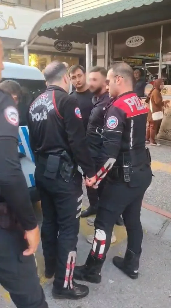eski esinin babasina ait is yerine silahla gitti gozaltina alindi 585729f459f1