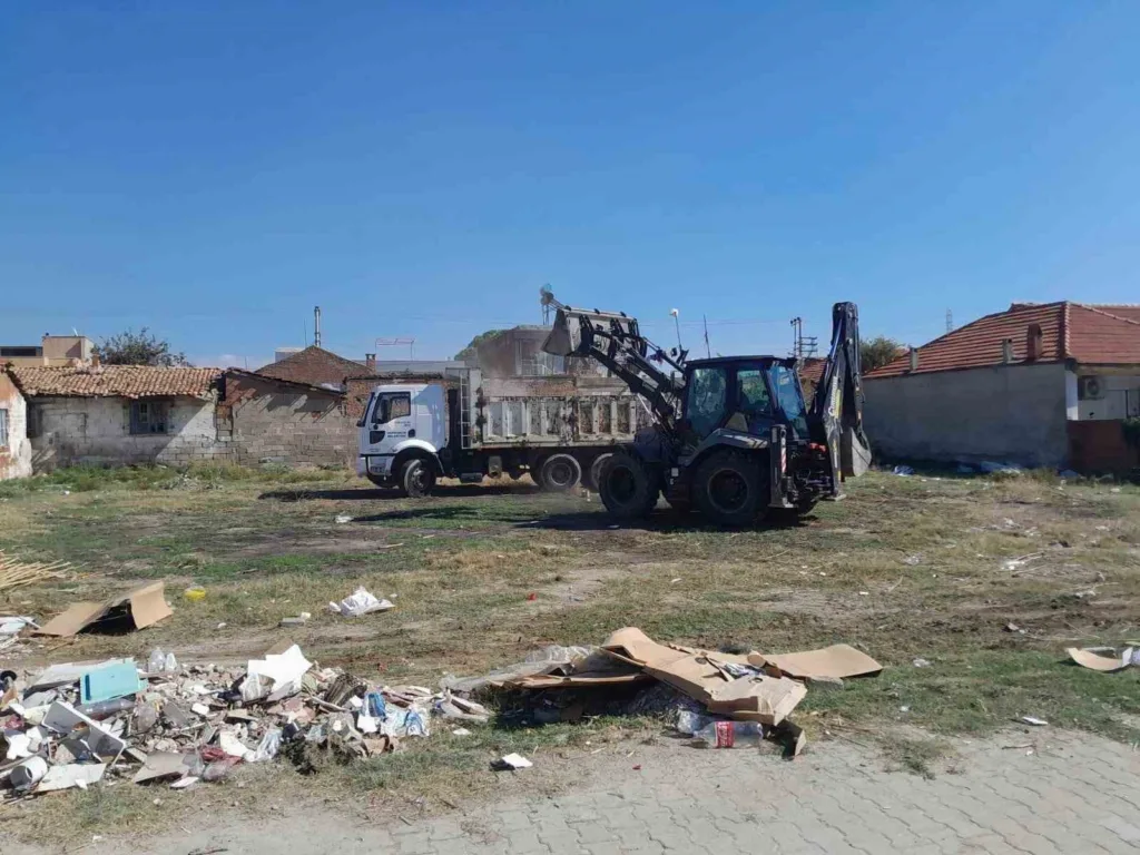germencikte 7 farkli noktada belediye mesaisi suruyor e3ec6e13c104