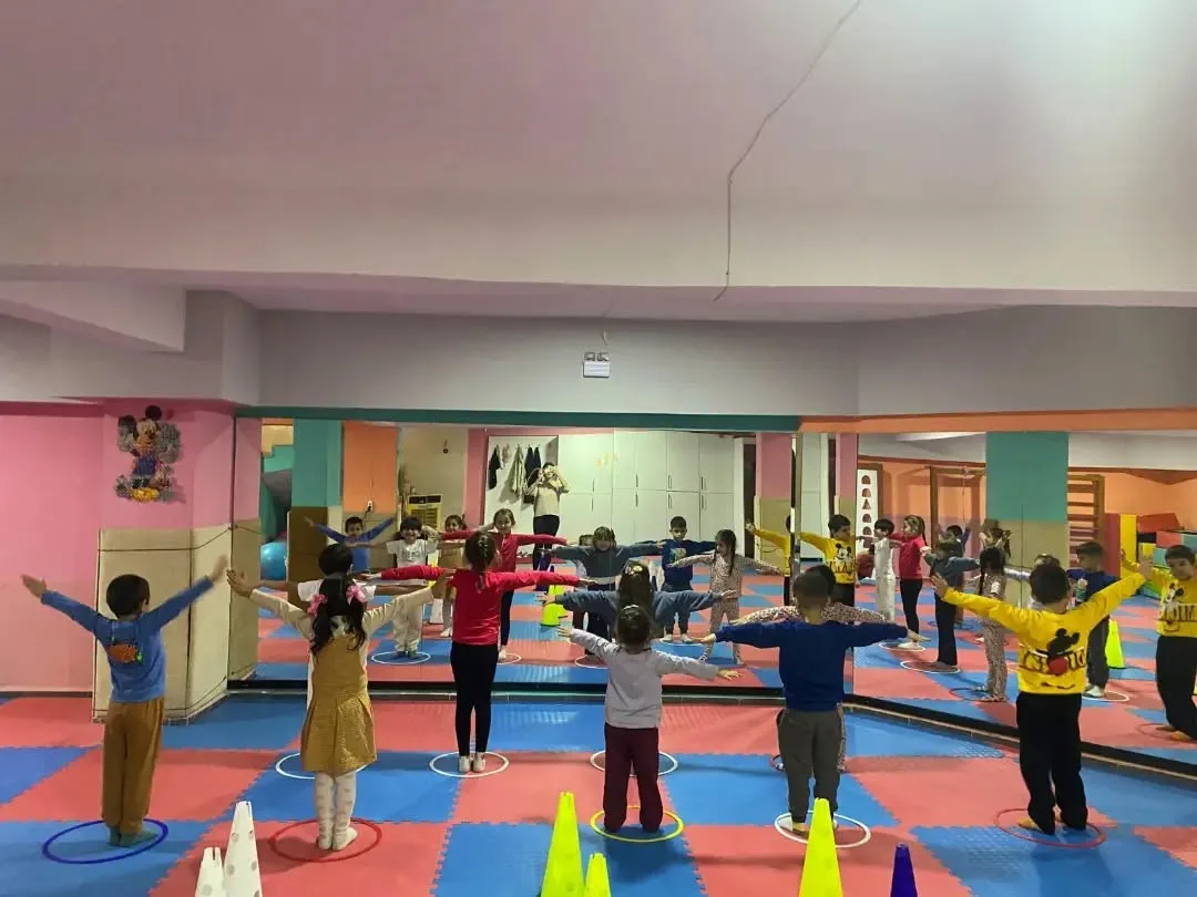 germencikte minikler hem egleniyor hem spor yapiyor c0118fb356ea