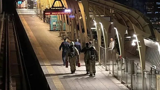 İstanbul’da metroda patlama paniği! Seferler aksadı