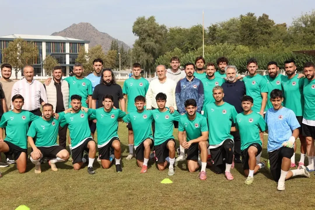 İncirliova Belediye Başkanı Kaya: "İlçemizi en iyi şekilde temsil edeceklerine gönülden inanıyorum" 2 İncirliova Belediye Başkanı Kaya: “İlçemizi en iyi şekilde temsil edeceklerine gönülden inanıyorum”