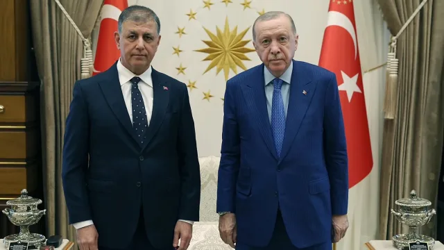 Aydınlı vekilden şok iddia: İzmir ‘de Başkan Tugay AK Parti’ye mi geçiyor? Tarih verildi