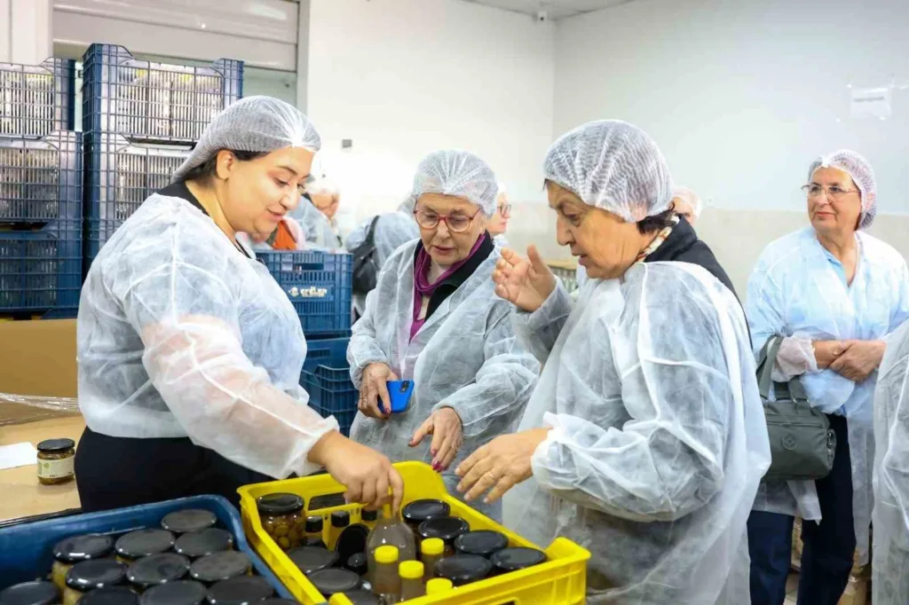 kadin emegi fabrikasi turk kadinlar konseyi uyelerinden tam not aldi 714b0386ba67
