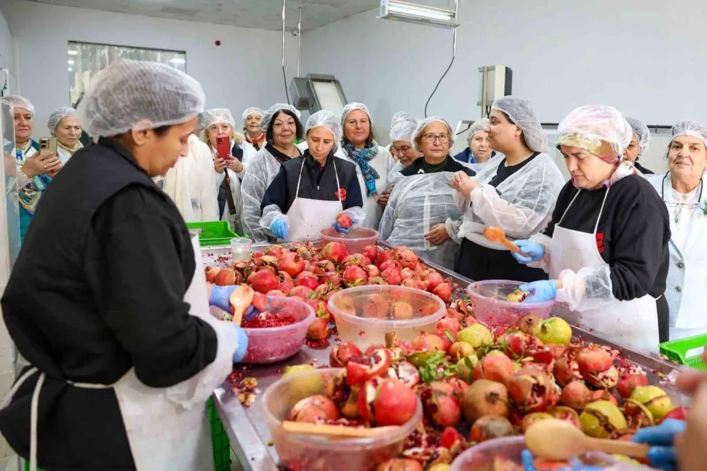 kadin emegi fabrikasi turk kadinlar konseyi uyelerinden tam not aldi d2af6759be91