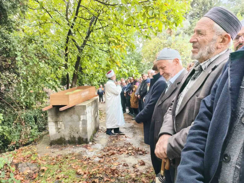 kalp krizi geciren 11 yasindaki hamza son yolculuguna ugurlandi acc733ac3817