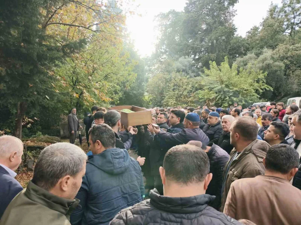 kalp krizi geciren 11 yasindaki hamza son yolculuguna ugurlandi b9859c6b13e6