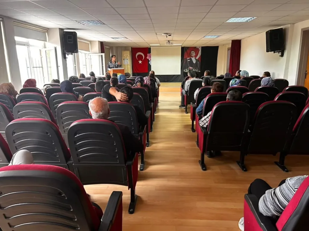karpuzluda ogrenci velileri ve okul personeline guvenlik bilgilendirmesi 5dc671abd129
