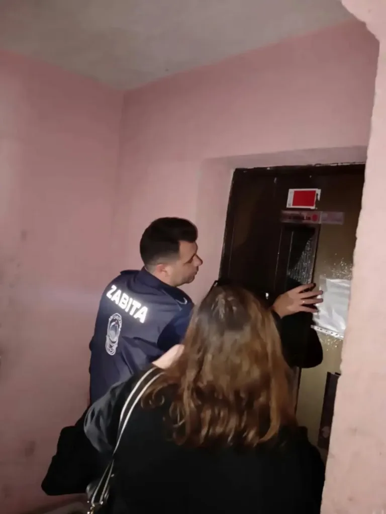 kirmizi etiketli asansorler muhurlendi d4eaf7eceec3