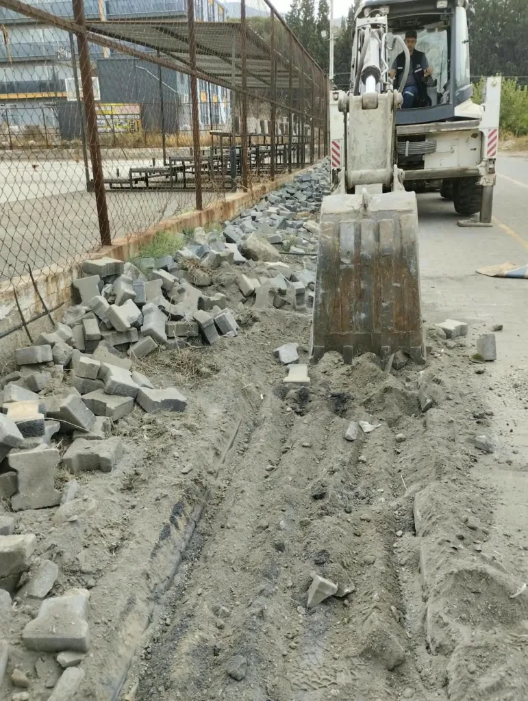kocarlida yol bakim ve cevre duzenleme calismalari suruyor b62e98d613d8