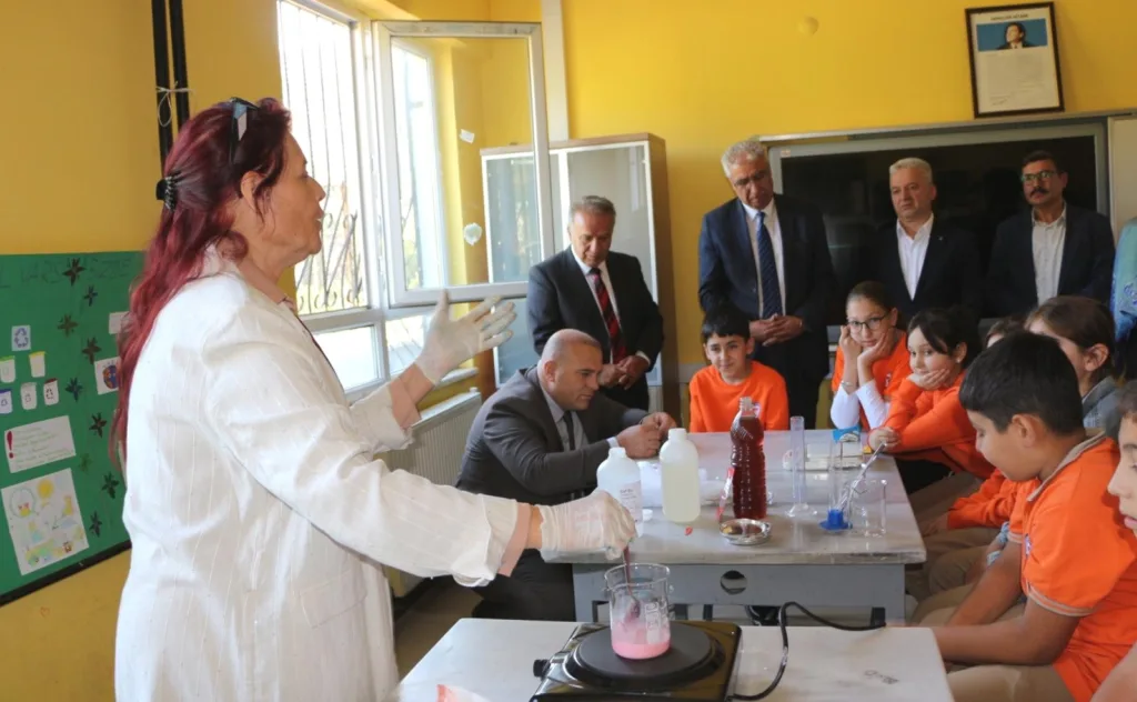 kosk bascayir ortaokulunda bilim fuari acilisi gerceklesti b8be68a11a64