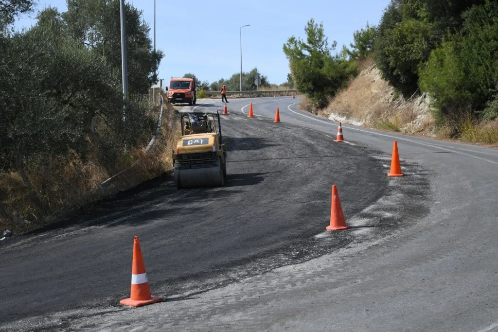 kusadasi aydin yolunda deforme olan bolumler yenilendi 9d4e1fe4c9a3