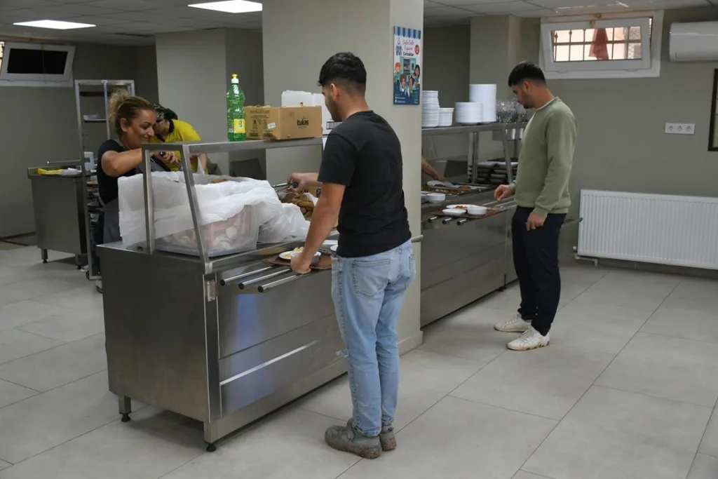 kusadasi kent lokantasinda satislarin yuzde 92si adali kart ile yapildi eb6e684f1115