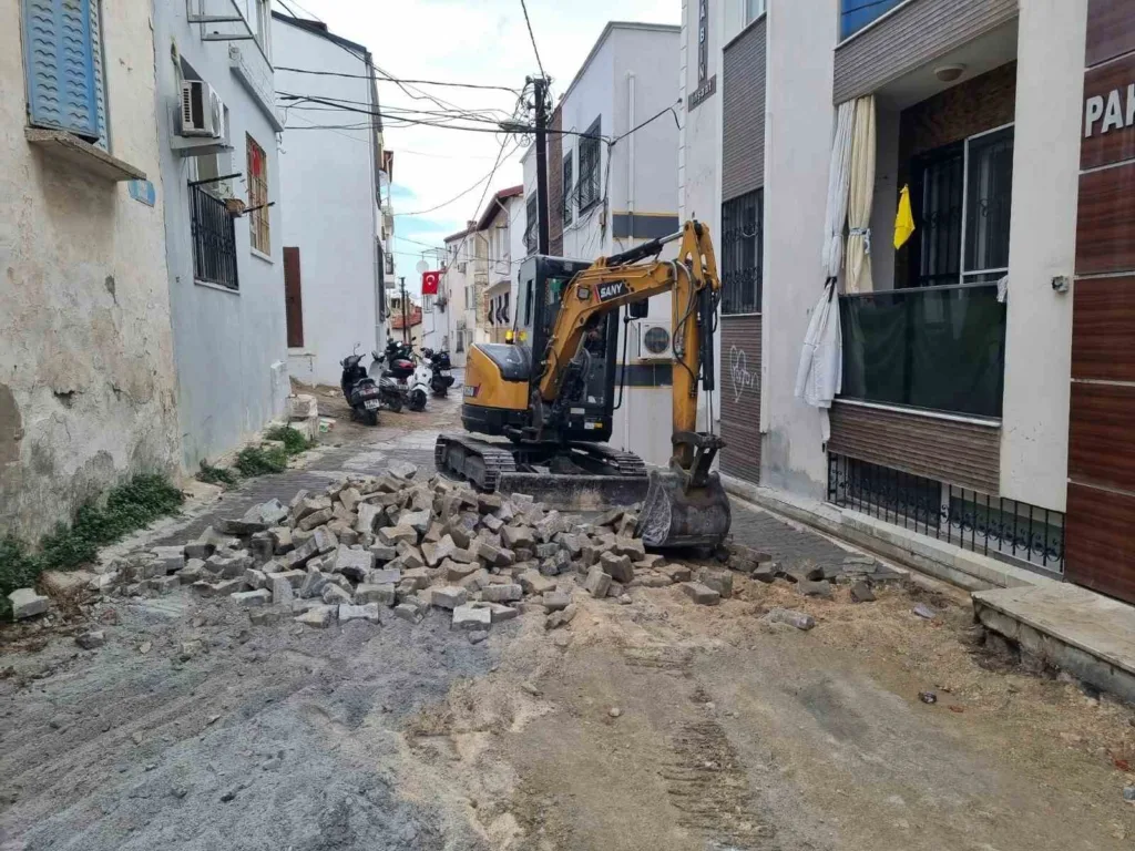 kusadasinda 12 bin metrekarelik yol calismasi tamamlandi 9ace1b895731